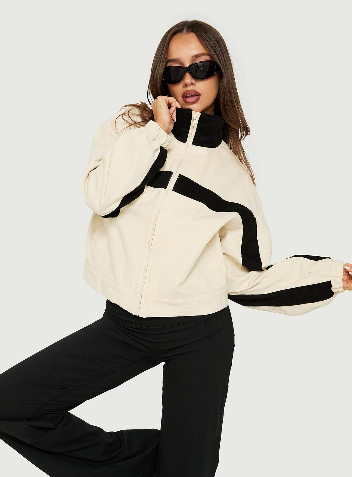 Pregame Funnel Neck Contrast Jacket Off White / Black