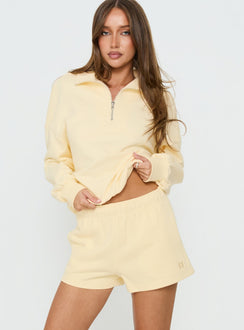Haelie Fleece Shorts Butter Yellow