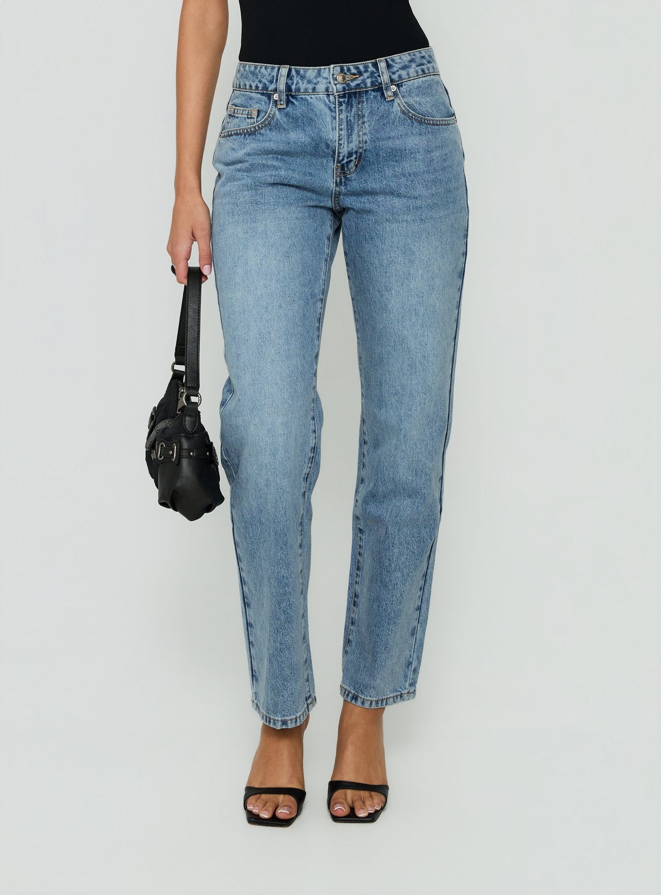 Fedela Mid Rise Tapered Jeans Light Vintage Blue