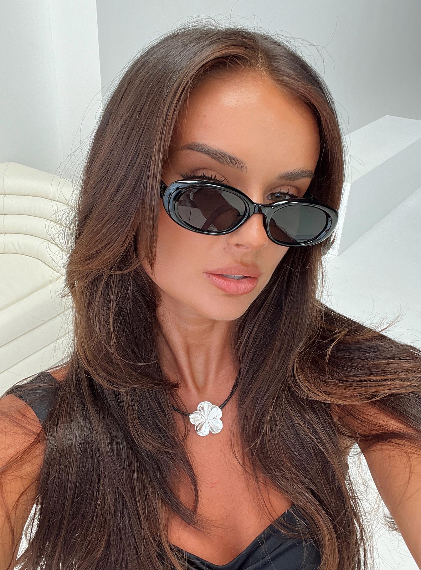 Sunglasses Moulded nose bridge, smoke tinted lens, thin arms