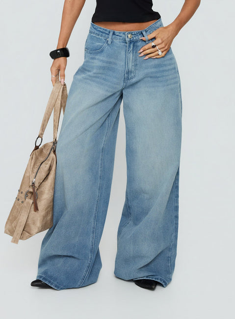 Naylor Mid Rise Wide Leg Jeans Light Wash Denim Light Blue Wash Tall