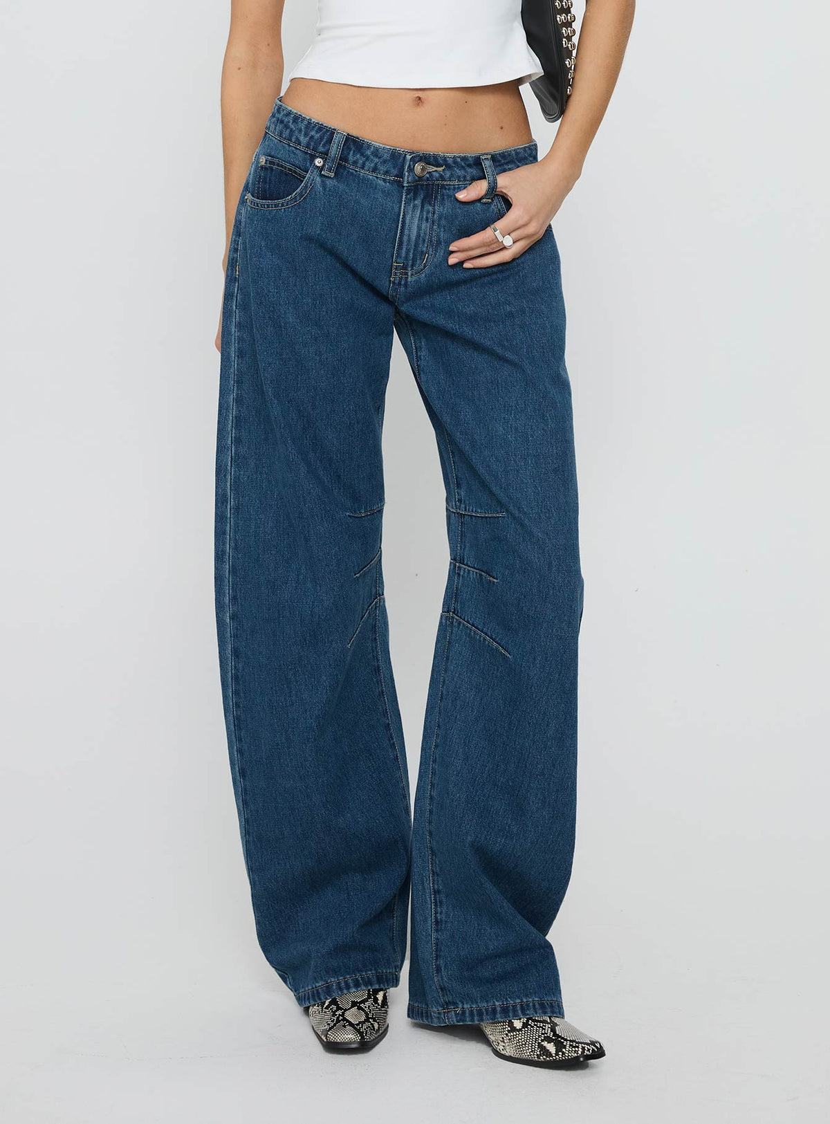 Tippie Low Rise Barrel Leg Jeans Mid Wash Mid Rise Jeans Jeans 