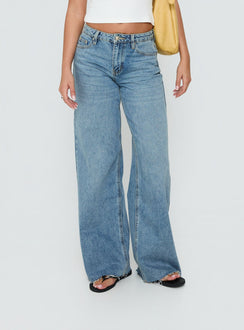Showcasing the Darla Low Rise Straight Leg Jean in Vintage Light Blue as womens jeans with low-rise detail Princess Polly