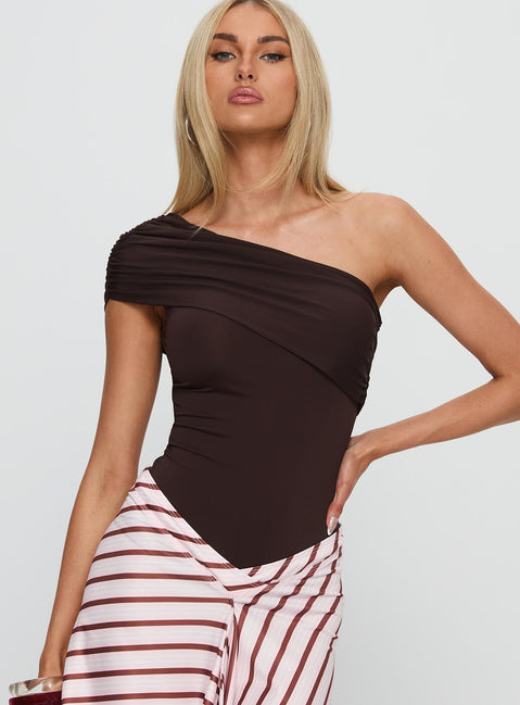 front view of model wearing Princess Polly Celyra One Shoulder Bodysuit Chocolate Sleeveless 