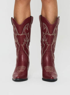 <span>Pointed toe, e</span>mbroidered detailing, cuban heel, zip fastening at side