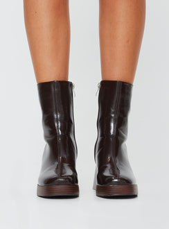 Faux leather ankle boots Platform sty,e block heel, zip fastening, rounded toe