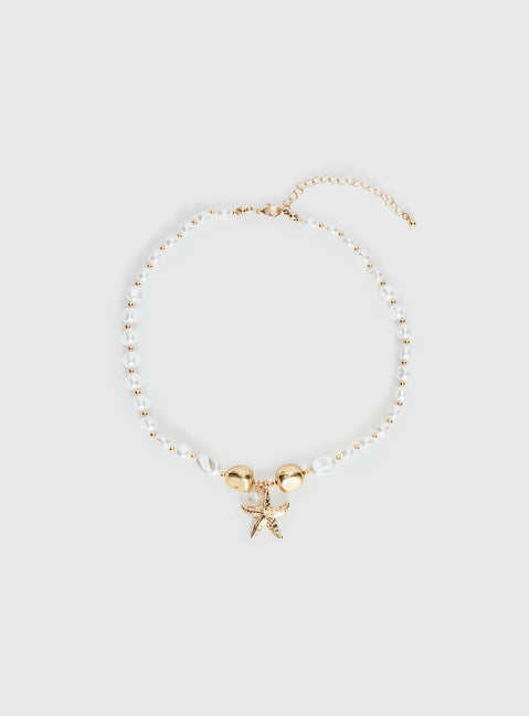 Splashy Star Pendant Necklace Gold