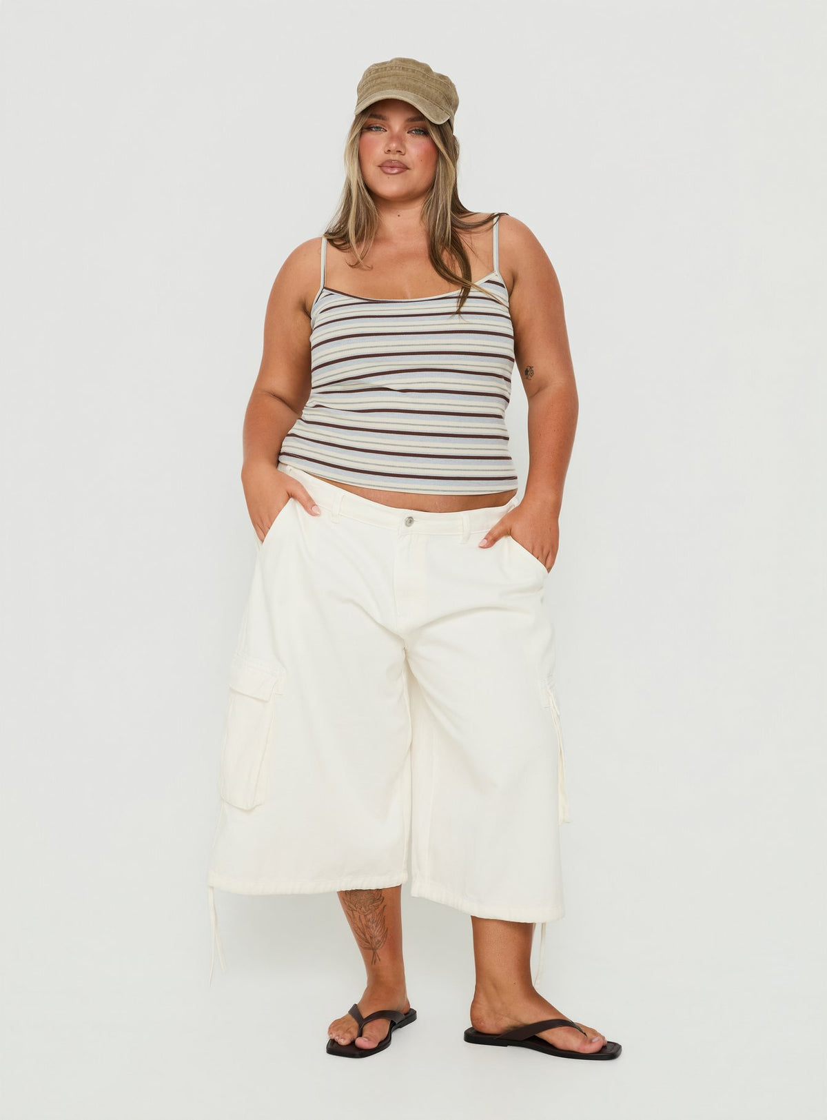 Hudsen Longline Cargo Shorts Cream Curve