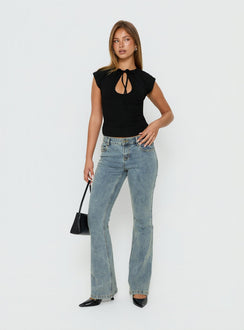Showcasing Bethany Low Rise Bootleg Jeans Ice Wash in womens-jeans front view of model wearing Princess Polly