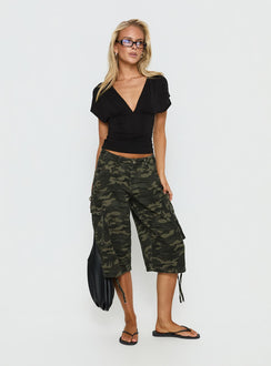 Hudsen Longline Cargo Shorts Camo Petite