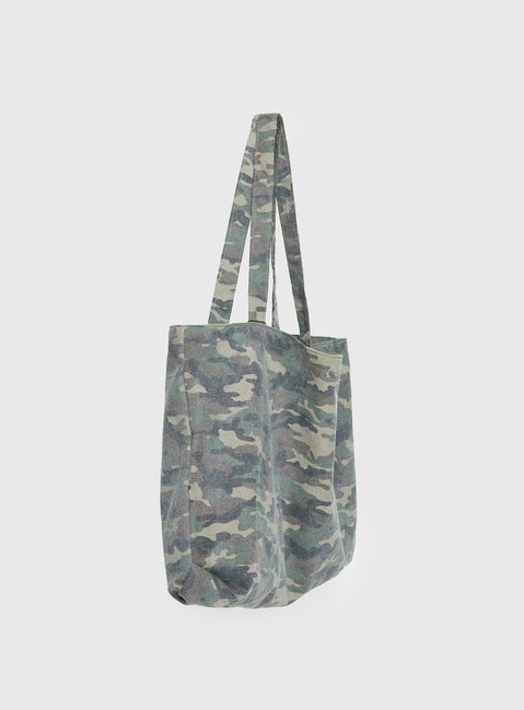 Smolder Tote Bag Camo