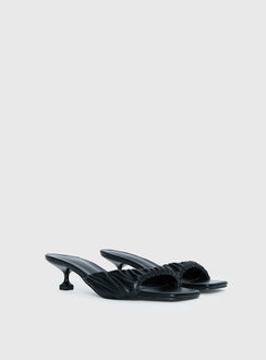 Billini Pilar Heels Black