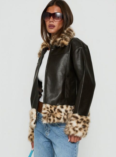 Stevvie Faux Fur Collared Jacket Black / Leopard