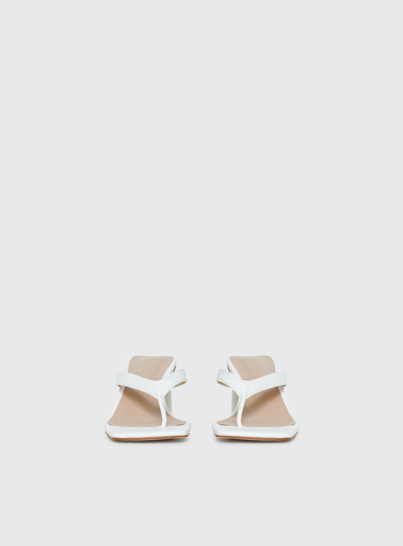 The Mona Heels White