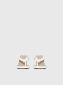 The Mona Heels White