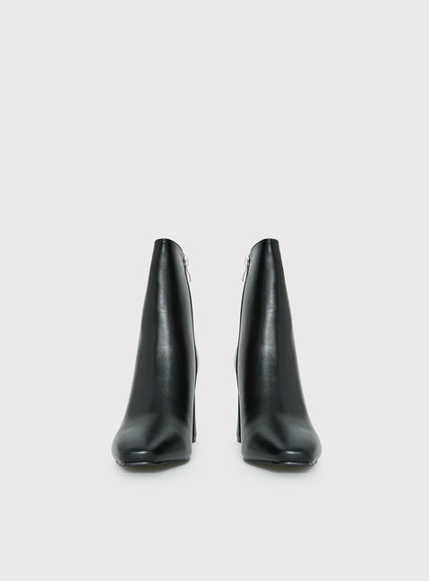 Sawyer Ankle Boots Black
