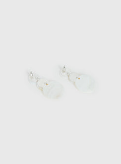 Terza Shell Tiered Earrings White