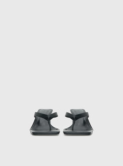The Mona Heels Black
