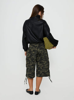 Hudsen Longline Cargo Shorts Camo Petite