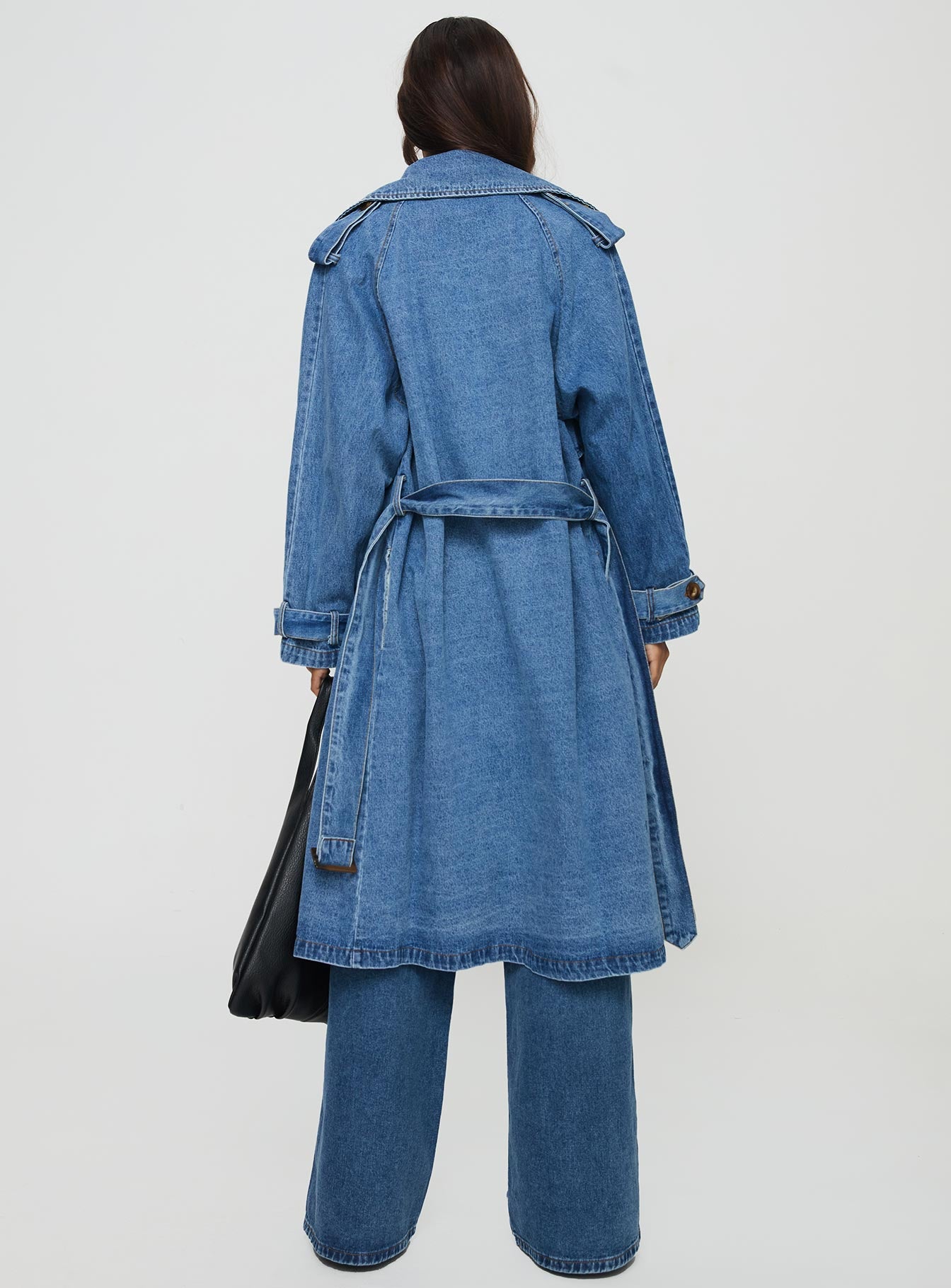 Denim trench coat Lapel collar, button fastening down front, adjustable & removable belts on cuff & waist Non-stretch material, unlined 