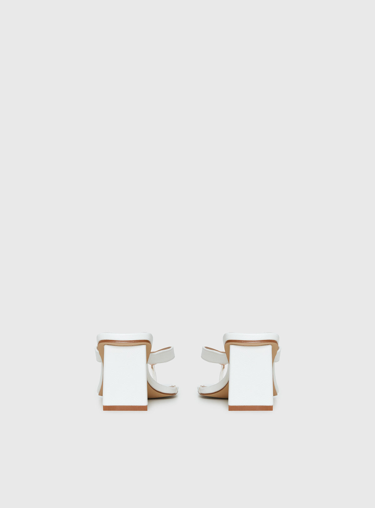 The Mona Heels White