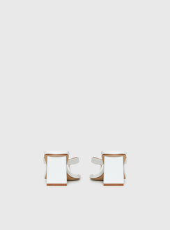 The Mona Heels White