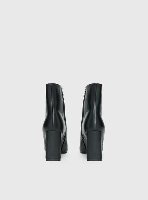 Sawyer Ankle Boots Black
