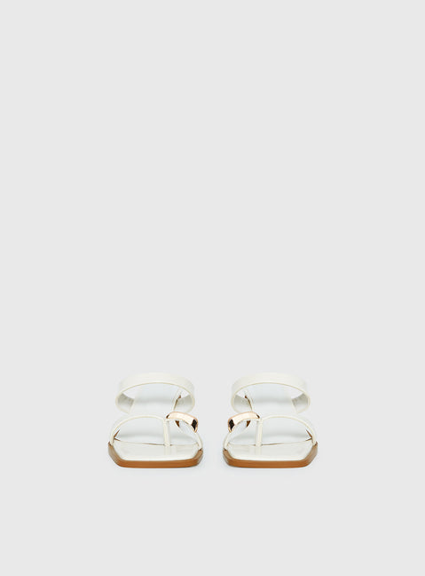 Billini Iverson Hardware Detail Heels While / Gold