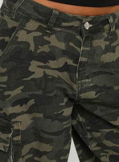 Hudsen Longline Cargo Shorts Camo Petite