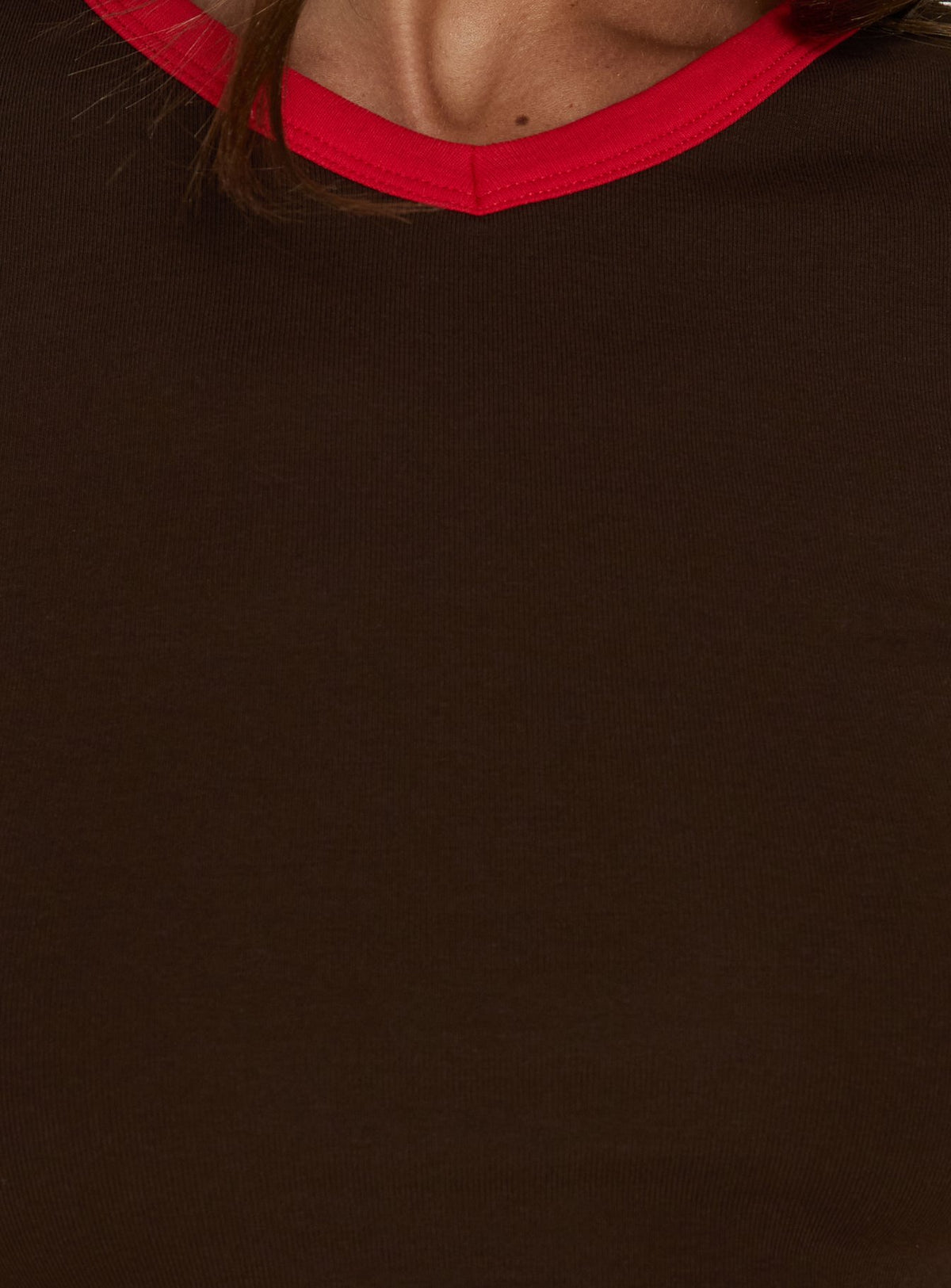 Journee High V Spliced Tee Chocolate / Red