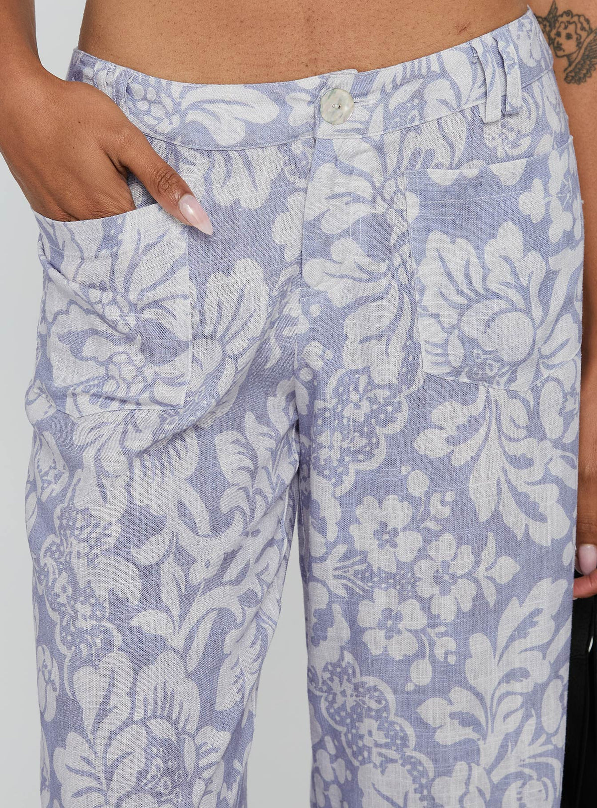 Vendi Low Rise Pant Lilac Floral Low Rise Pants Pants 