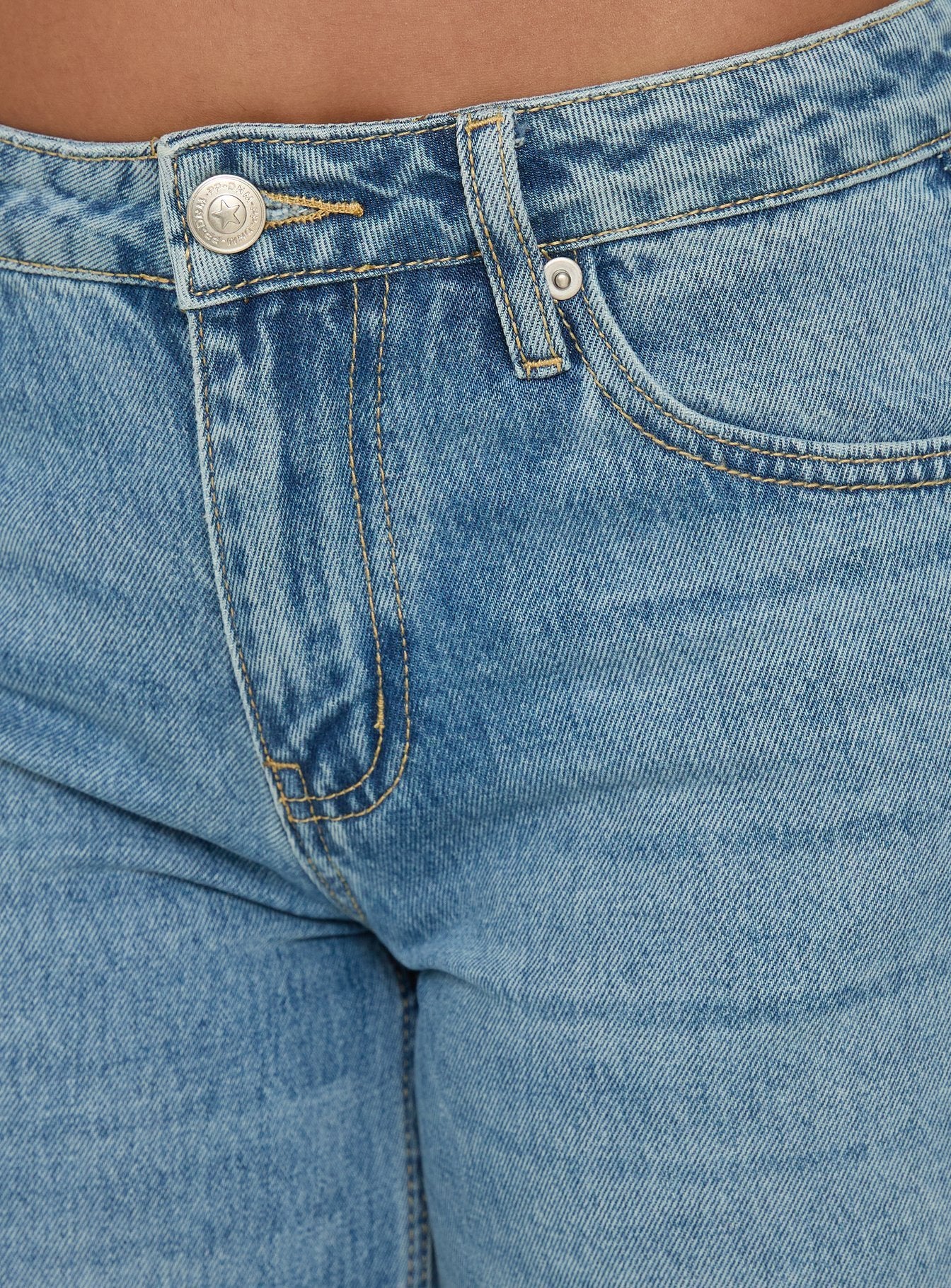 Showcasing the Darla Low Rise Straight Leg Jean in Vintage Light Blue as womens jeans with low-rise detail Princess Polly