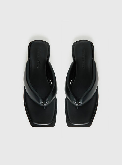 Rylin Puff Thong Sandals Black