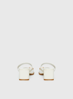 Billini Iverson Hardware Detail Heels While / Gold