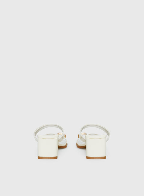 Billini Iverson Hardware Detail Heels While / Gold