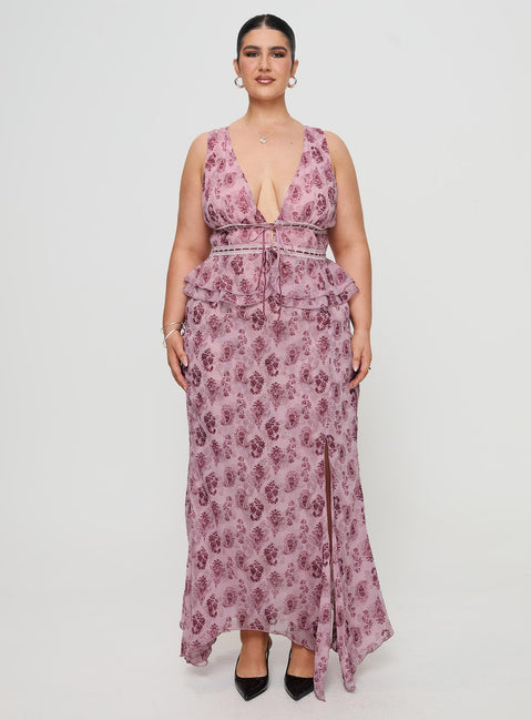 front view of model wearing Princess Polly Nikolise Top Purple Curve Sleeveless Plunger 