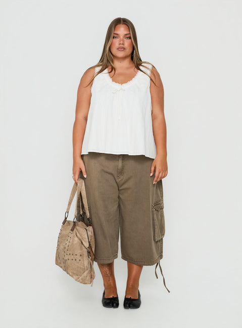 Hudsen Longline Cargo Shorts Khaki Curve