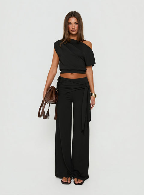 Hadlia Off Shoulder Top Black