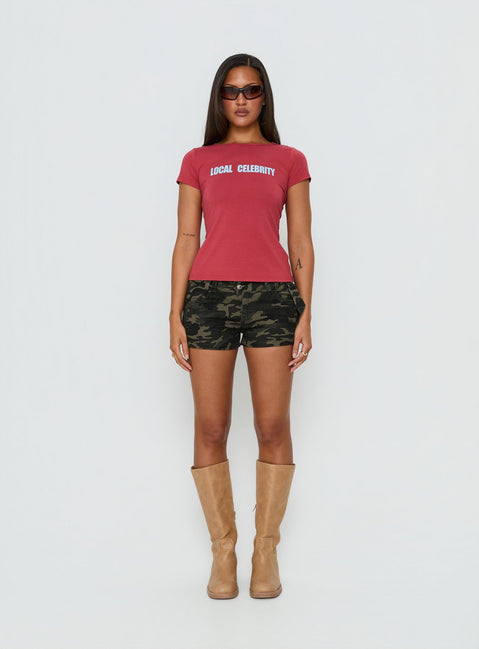 Local Celebrity Graphic Top Washed Red