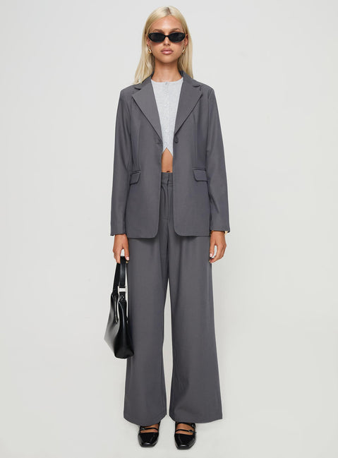 Blazer Relaxed fit, lapel collar, button fastening, twin hip pockets Non-stretch material, fully lined 