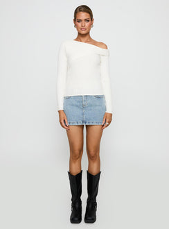 front view of model wearing Princess Polly Jaybell Cold Shoulder Sweater White Cropped Jumpers Jumpers 