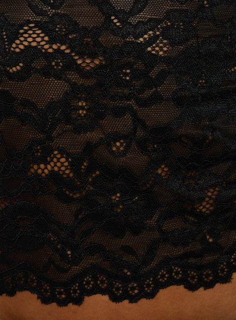 Quinbie Lace Short Sleeve Top Black