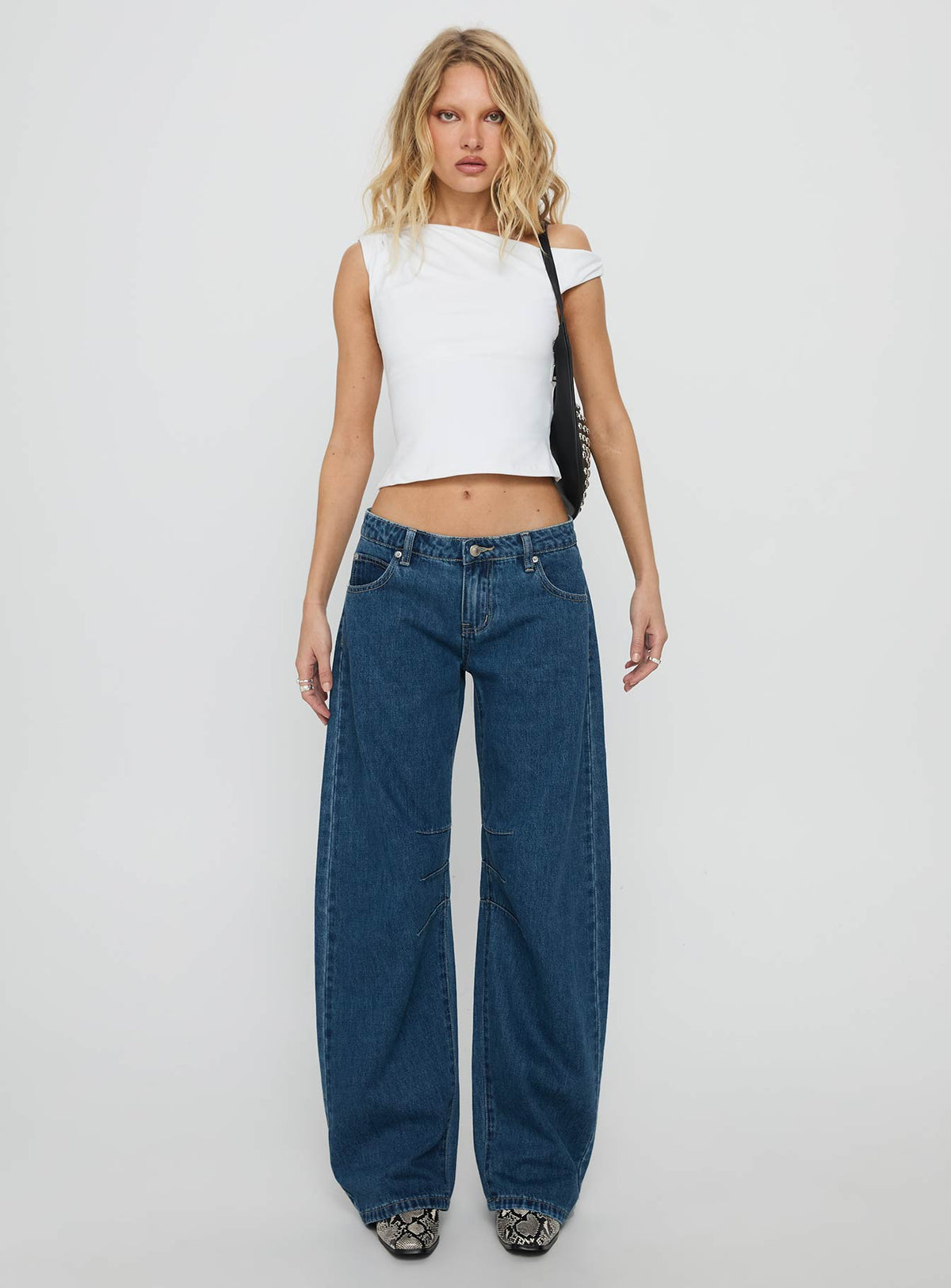 Tippie Low Rise Barrel Leg Jeans Mid Wash Mid Rise Jeans Jeans 