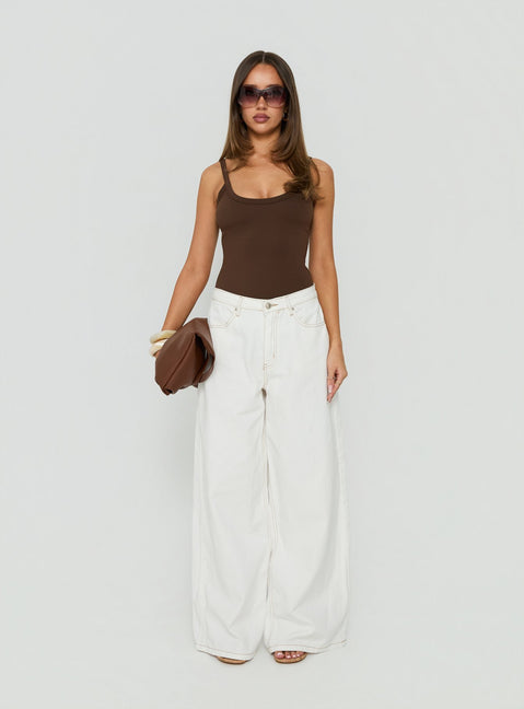 Showcasing the Daily Define Kasper Bodysuit Brown womens-bodysuit with sleeveless design front view of model wearing Princess Polly