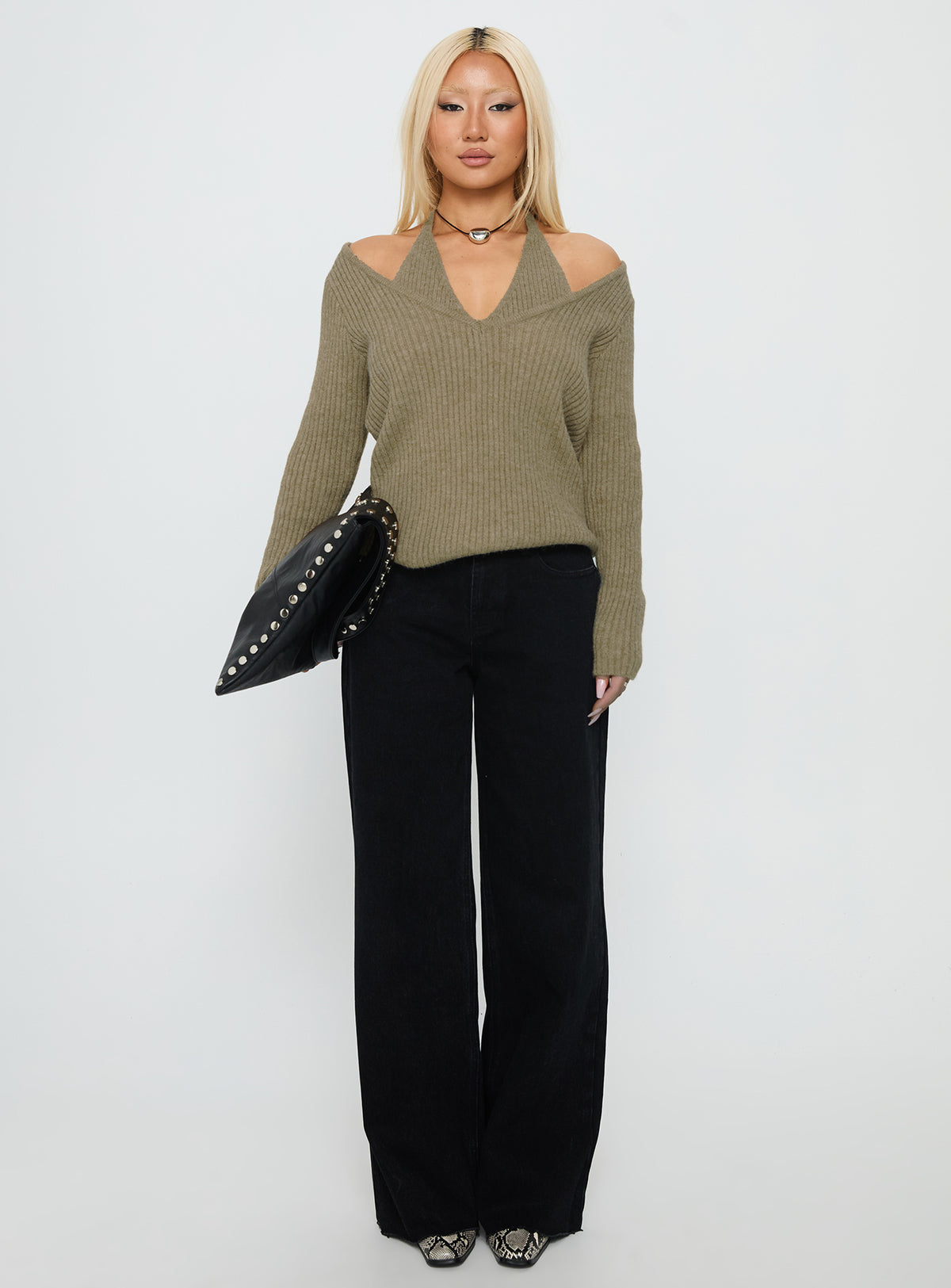 Elevate your look with Darla Low Rise Straight Leg Jeans in Washed Black womens-jeans featuring low-rise waist front view of model wearing Princess Polly
