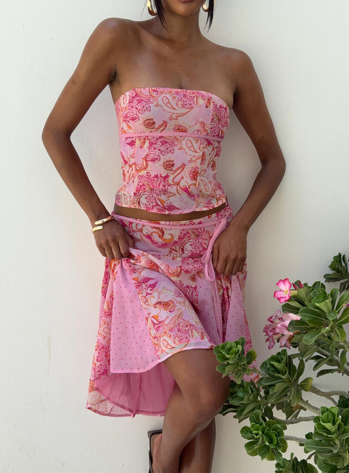 front view of model wearing Princess Polly Tipsy Strapless Top Pink Paisley Sleeveless straight 