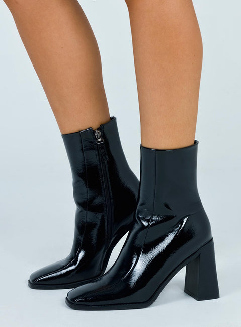 The Kia Boots Black