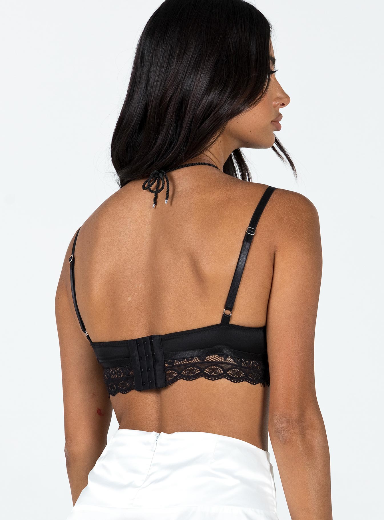 Bralette Adjustable shoulder straps  Hook & eye back fastening  Three size options  Wired cups  Cut out detail  Elasticated underbust band 