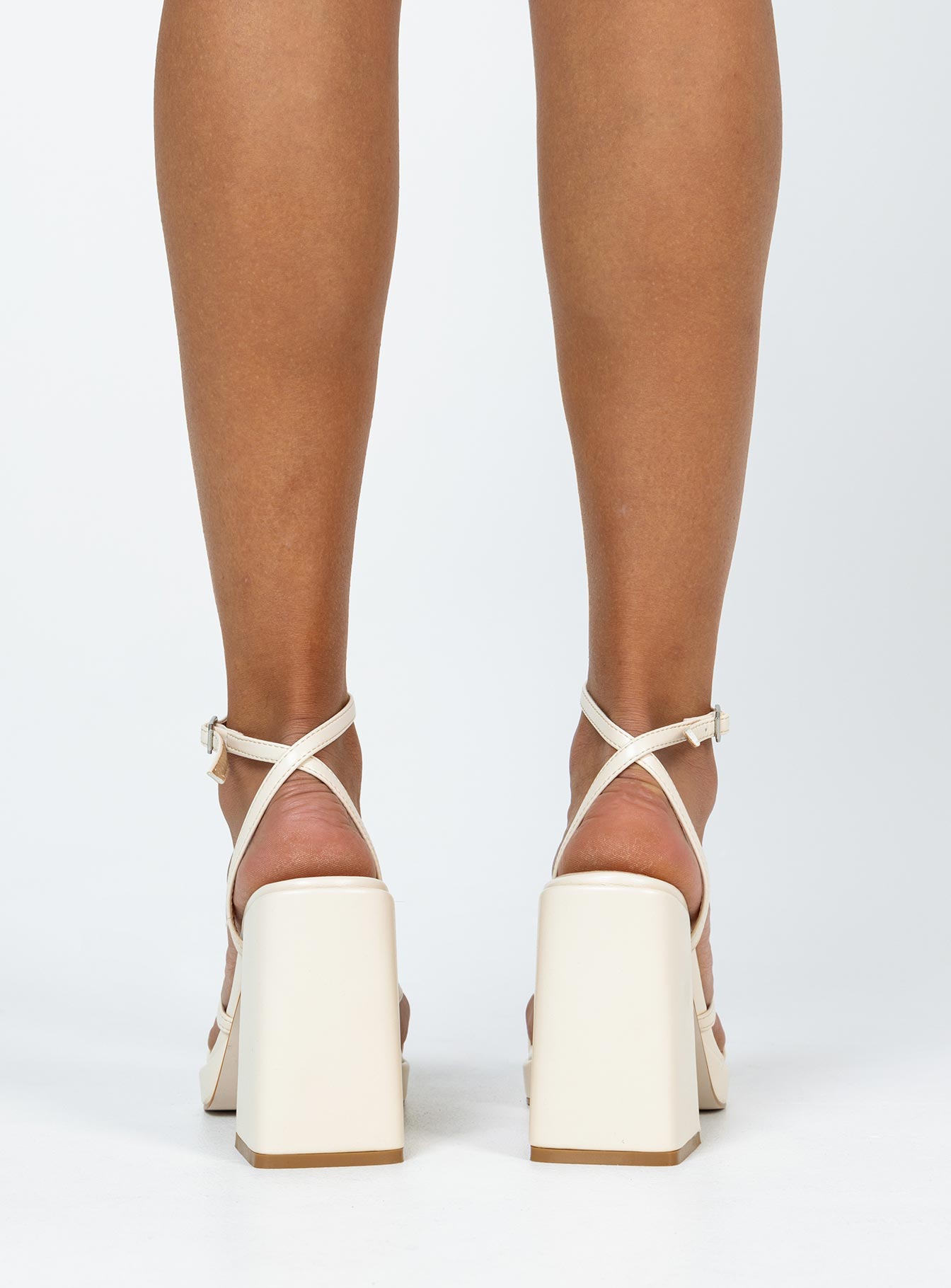 Heels Princess Polly Exclusive Upper & Lining: 100% PU Outer: 100% TPU Faux leather material  Strappy upper  Ankle buckle  Platform base  Black heel 